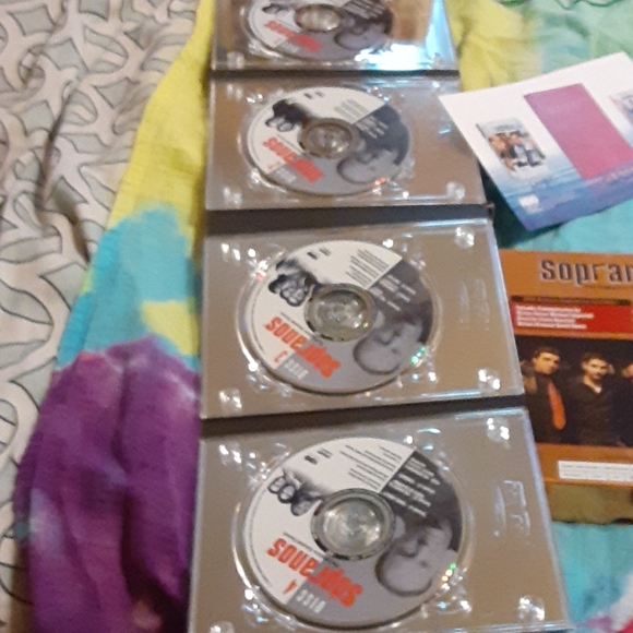 The Sopranos the first 2 season DVD collection - Picture 7 of 8